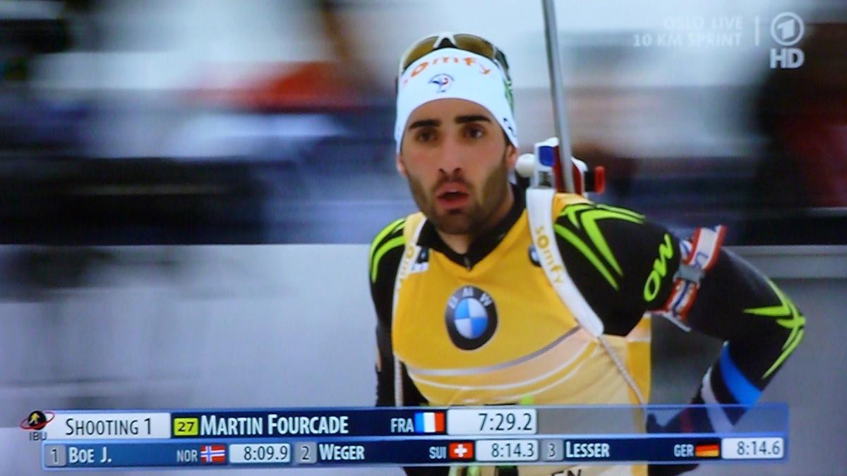Martin Fourcade kommt zum Liegendschießen; Bildquelle: ARD/ZDF